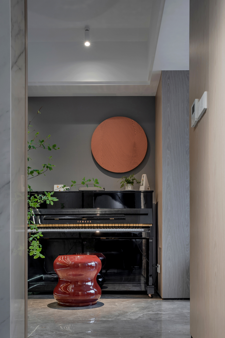 新中式风格家装设计室内装修效果图-客厅钢琴摆设