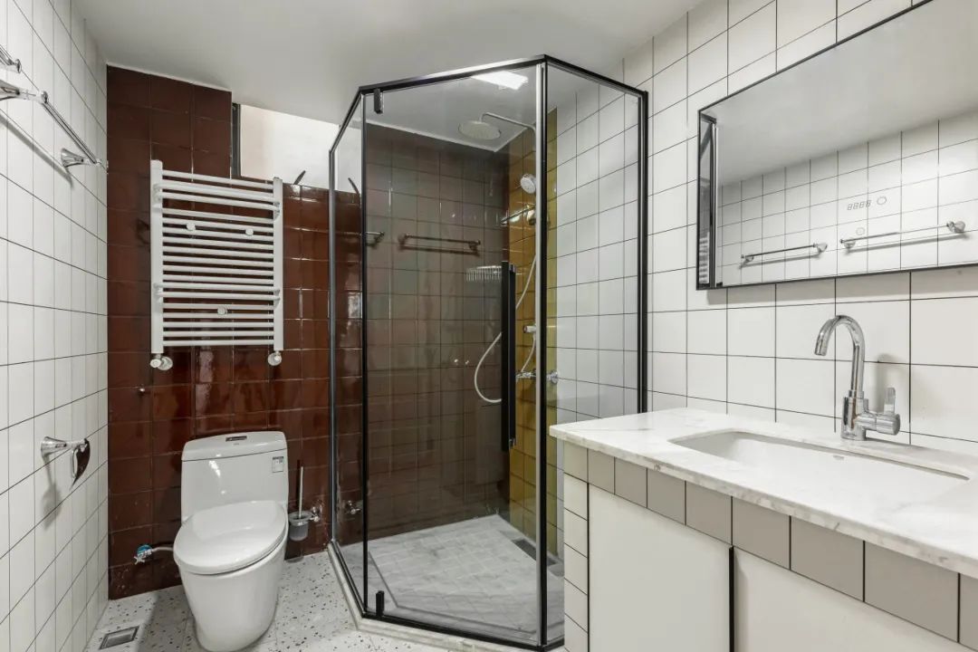 现代原木风格室内设计家装案例-卫生间